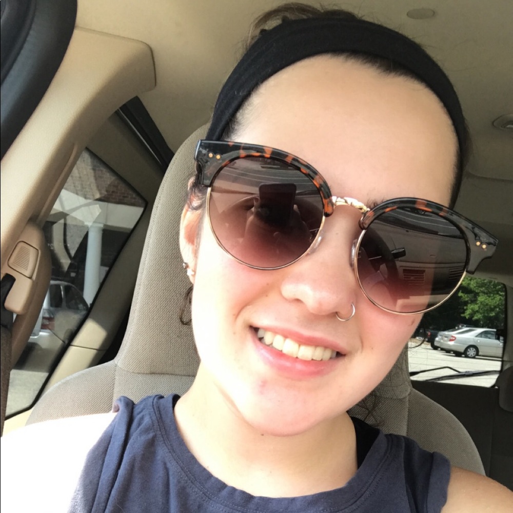 Meet your Posher, Emmaruth